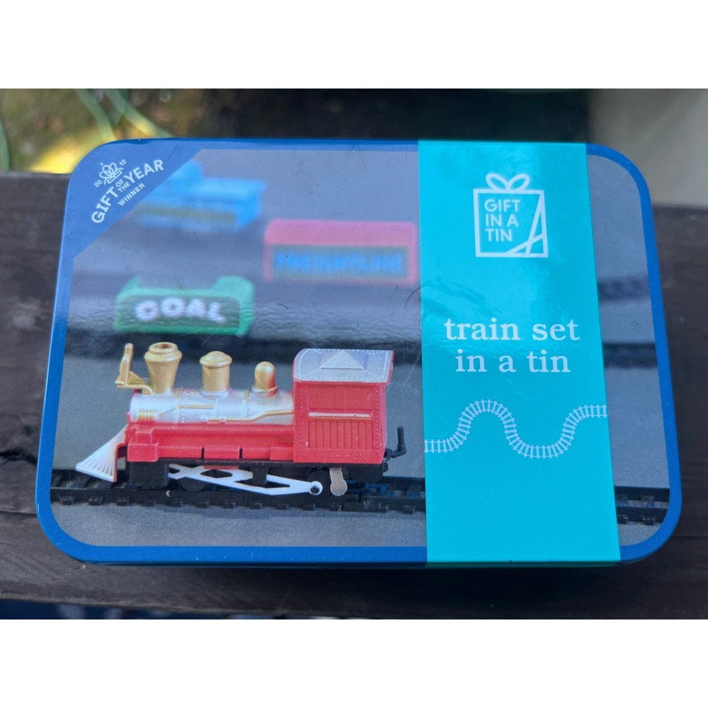 Apples to Pears Gift in a Tin Train Set Battery Operated Railway Toy 101221